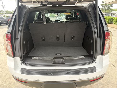 Used 2022 Chevrolet Tahoe RST w/ Luxury Package RWD image 8