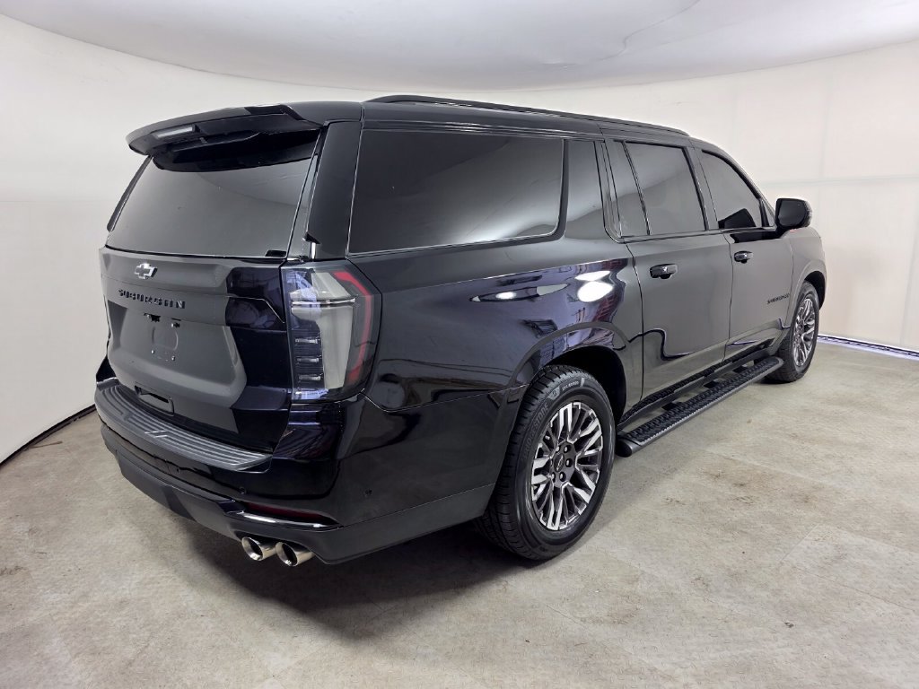 Used 2025 Chevrolet Suburban Z71 w/ Z71 Off-Road Package AWD/4WD image 4