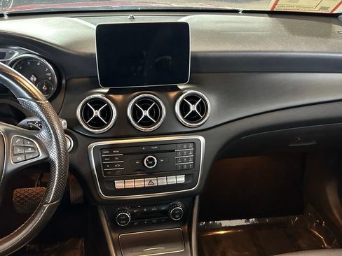 Used 2019 Mercedes-Benz CLA 250 image 10