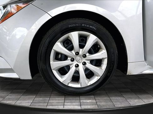 Used 2023 Toyota Corolla LE FWD image 30