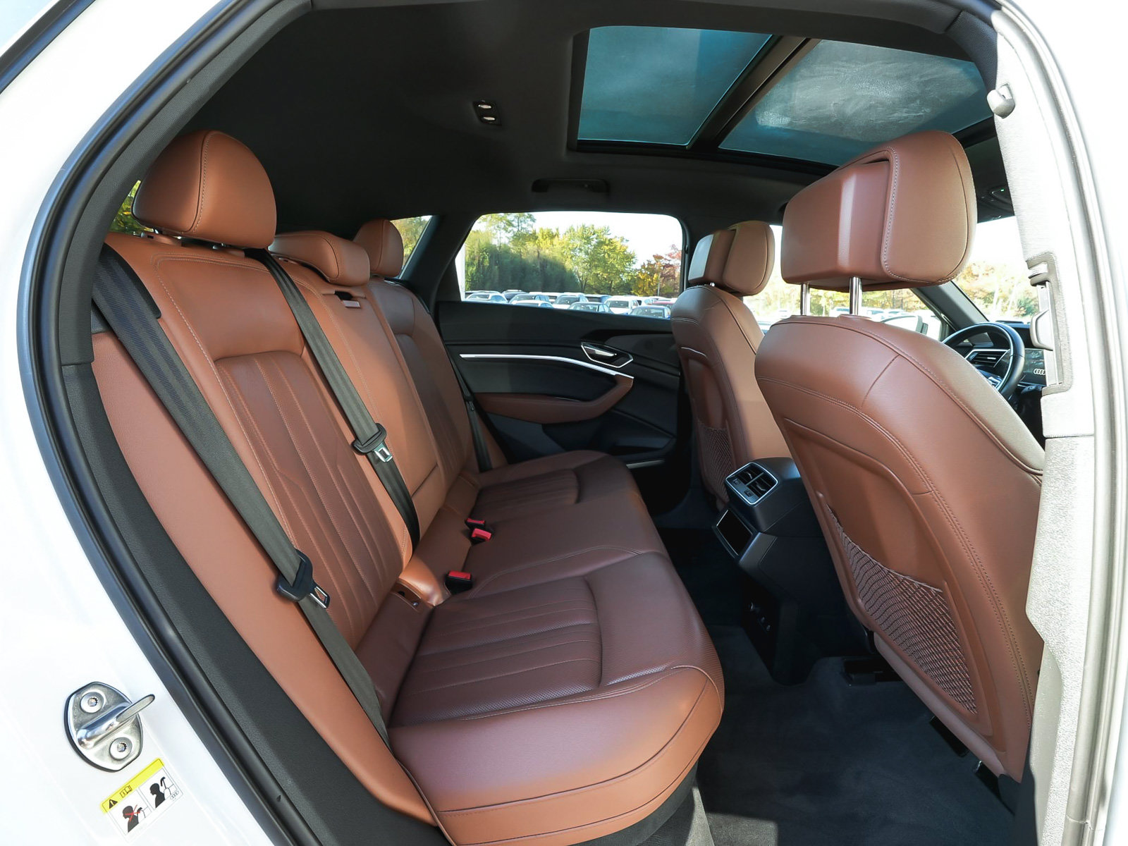 Used 2024 Audi Q8 e-tron Premium Plus AWD/4WD image 41