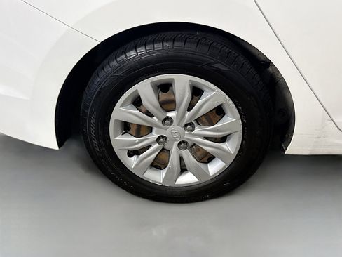 Used 2020 Hyundai Accent SE FWD image 32