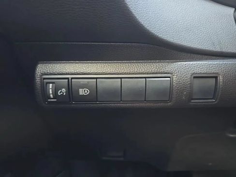 Used 2020 Toyota Corolla LE FWD image 21