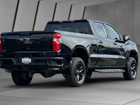 Used 2025 Chevrolet Silverado 1500 Custom Trail Boss w/ Dark Appearance Package image 4
