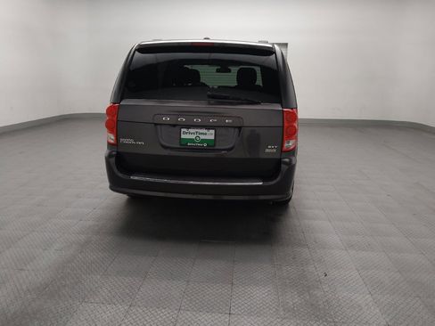 Used 2019 Dodge Grand Caravan SXT image 7