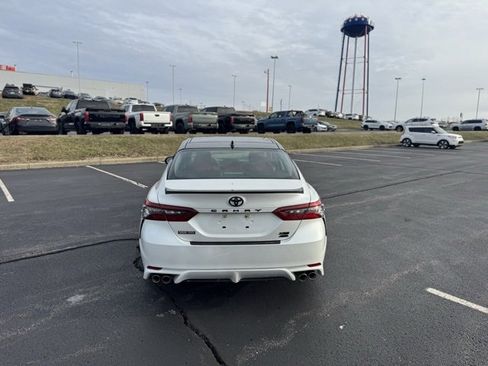 Used 2022 Toyota Camry XSE image 4