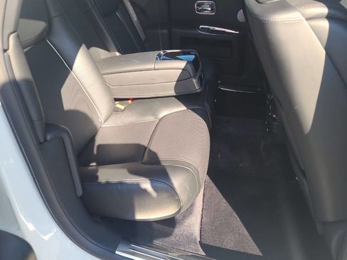Used 2015 Rolls-Royce Ghost image 40