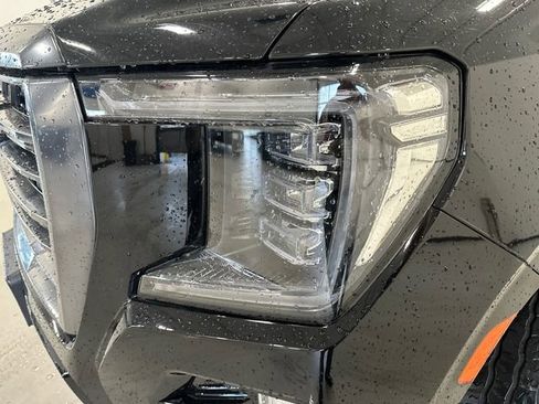 Used 2023 GMC Yukon AT4 w/ AT4 Premium Package AWD/4WD image 11