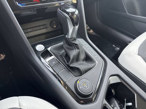 New 2026 Volkswagen Taos SE AWD/4WD image 19