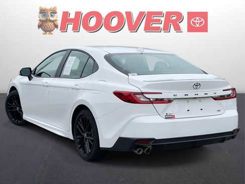 Used 2026 Toyota Camry SE FWD image 5