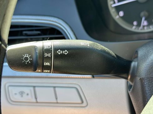 Used 2015 Hyundai Sonata SE FWD image 16