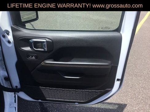 Used 2026 Jeep Wrangler Unlimited Sahara AWD/4WD image 14