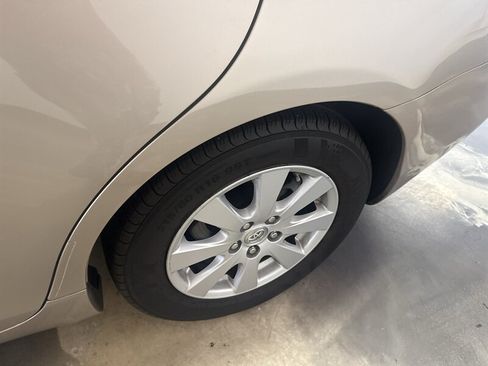 Used 2009 Toyota Camry Hybrid FWD image 11