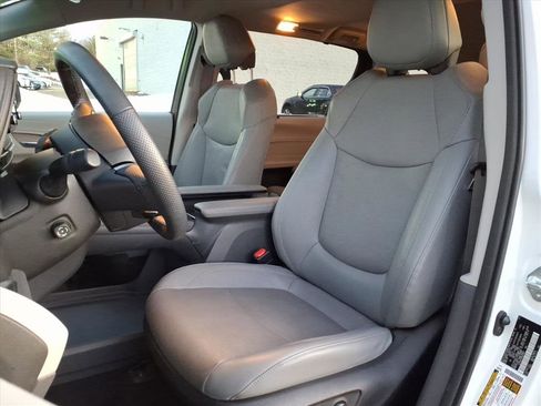 Used 2022 Toyota Sienna Limited image 14