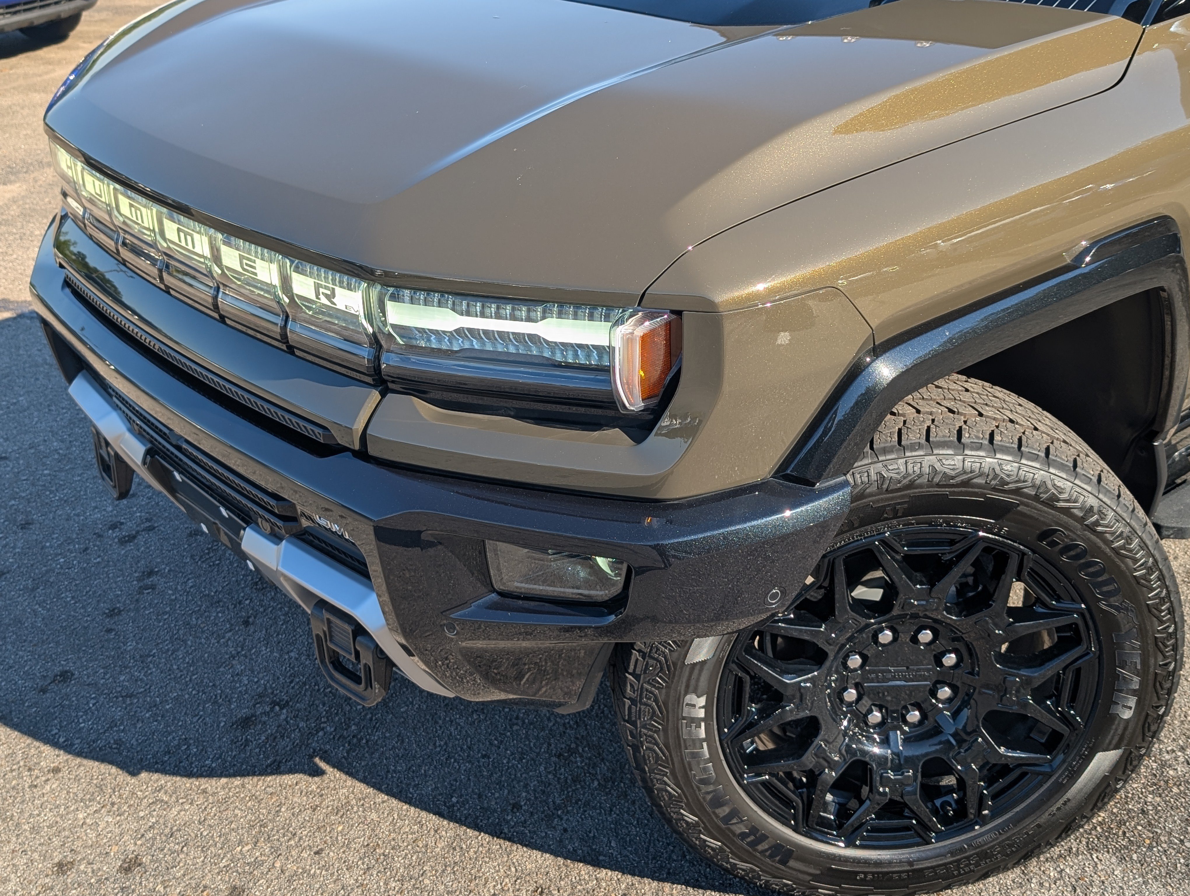 Used 2025 GMC Hummer EV 2X AWD/4WD image 13