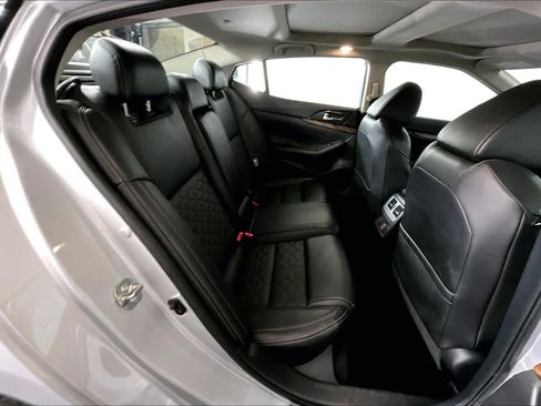 Used 2018 Nissan Maxima FWD image 20