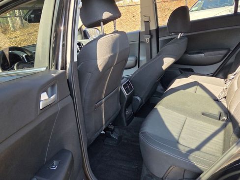 Used 2022 Kia Sportage LX image 7