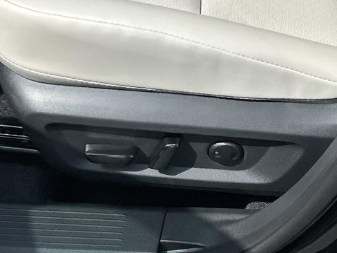 New 2026 Nissan Rogue SV AWD/4WD image 16