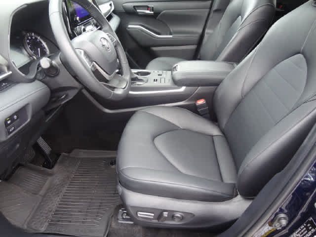 Certified 2026 Toyota Highlander XLE AWD/4WD image 6