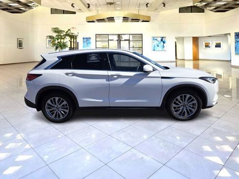 Certified 2025 INFINITI QX50 Pure image 8