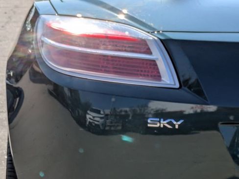 Used 2007 Saturn Sky w/ Premium Trim Pkg image 9