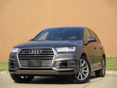 Used 2018 Audi Q7 3.0T Prestige w/ Prestige Package AWD/4WD image 2