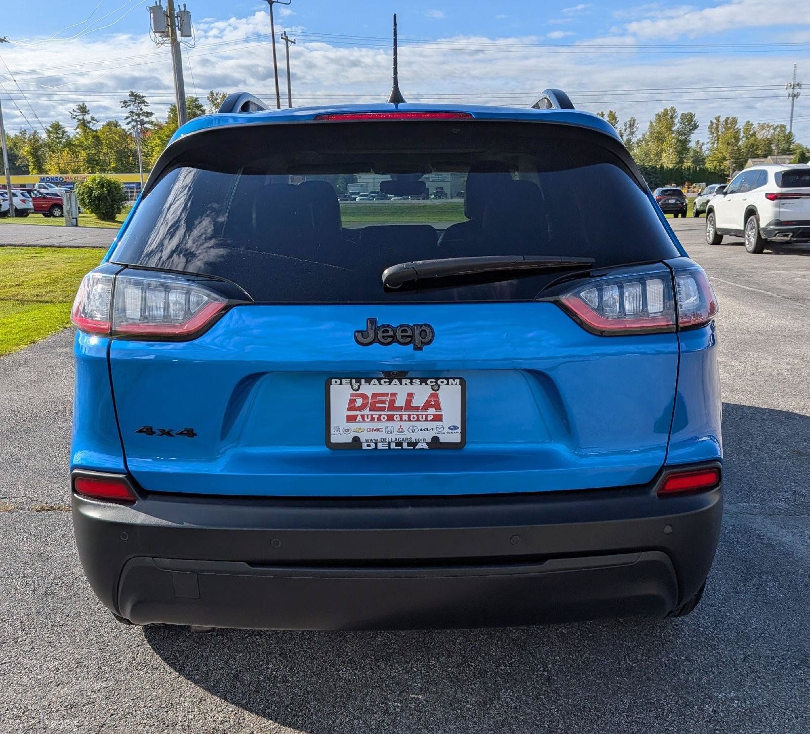 Used 2023 Jeep Cherokee Altitude Lux w/ Lux Elite Package AWD/4WD image 9