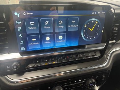 Used 2023 Chevrolet Silverado 1500 High Country w/ Technology Package image 4