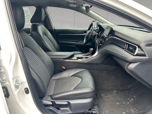 Used 2023 Toyota Camry SE FWD image 17