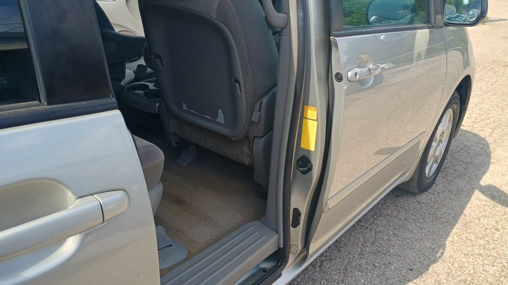 Used 2009 Toyota Sienna CE FWD image 25