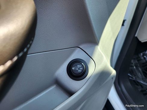 Used 2023 GMC Terrain SLE w/ Driver Convenience Package image 26