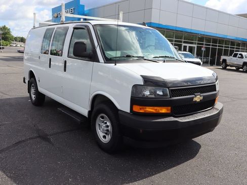 Used 2019 Chevrolet Express 2500 w/ Driver Convenience Package RWD image 2