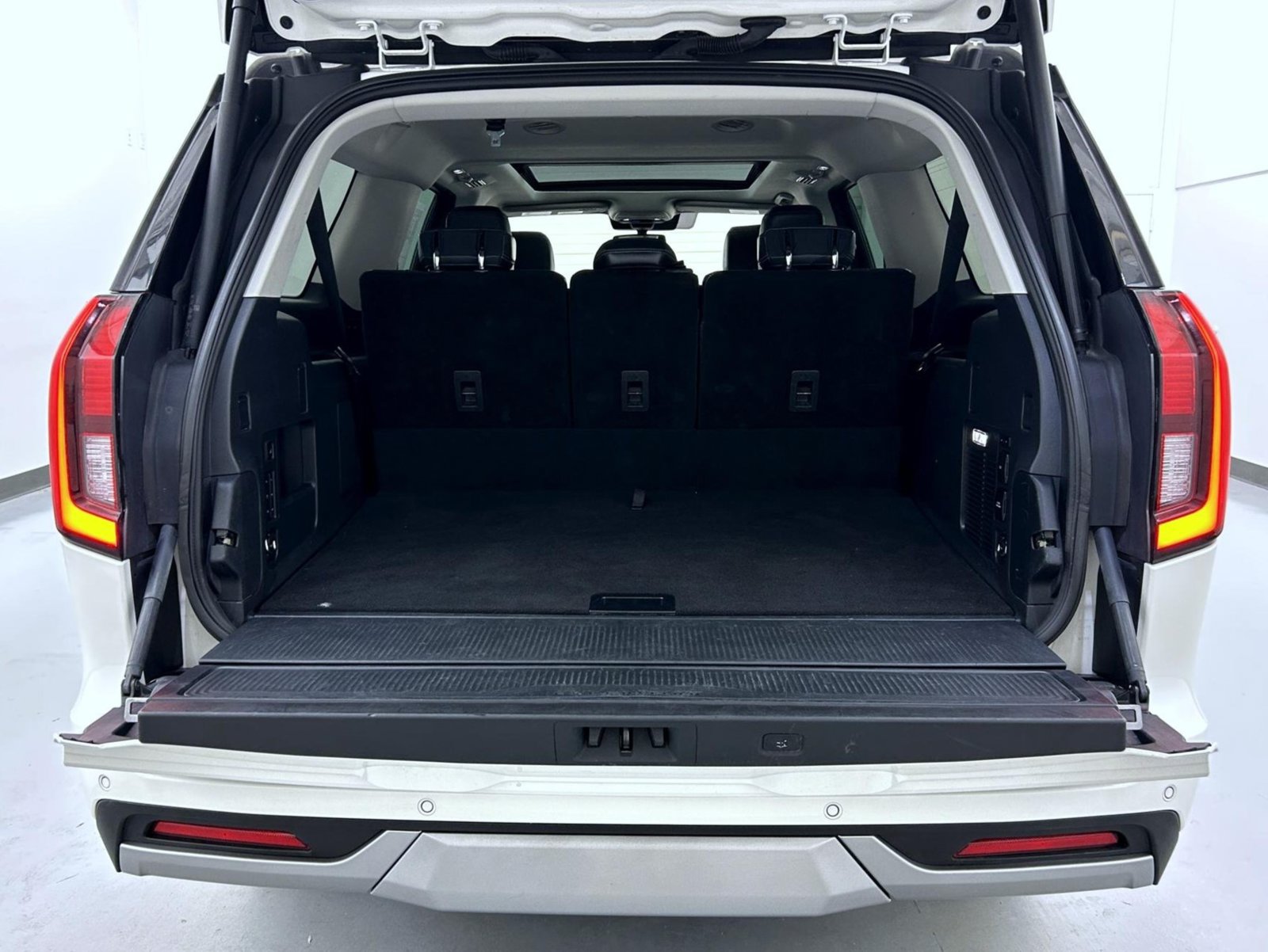 Used 2025 Ford Expedition Max Platinum AWD/4WD image 26