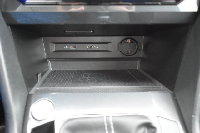 Used 2024 Volkswagen Tiguan SE R-Line AWD/4WD image 30