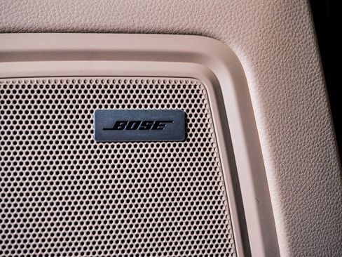 Certified 2025 Porsche Macan image 27