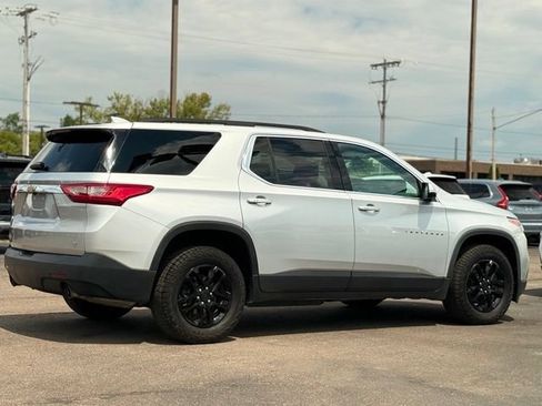 Used 2020 Chevrolet Traverse LT FWD image 34
