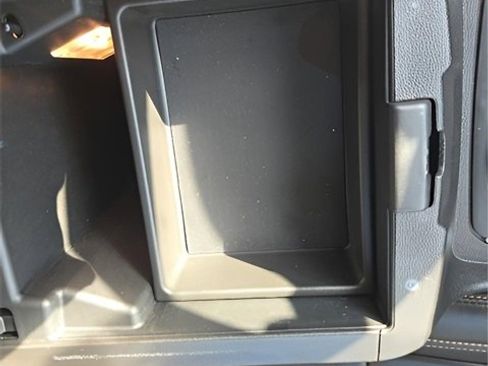 Used 2021 Chevrolet Traverse RS image 28