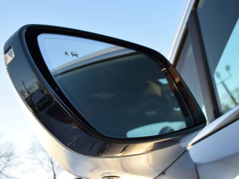 Used 2022 Buick Enclave Premium image 9