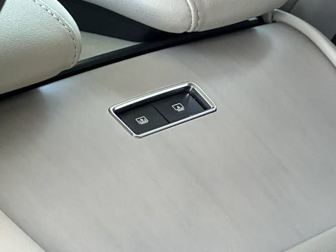 Used 2025 Lincoln Navigator L Reserve AWD/4WD image 28