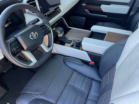 Used 2023 Toyota Sequoia Capstone AWD/4WD image 10