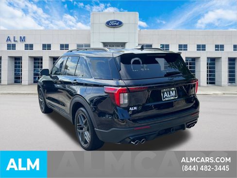 Used 2025 Ford Explorer ST image 9