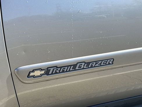 Used 2002 Chevrolet TrailBlazer LT w/ LT Leather Plus Pkg image 27