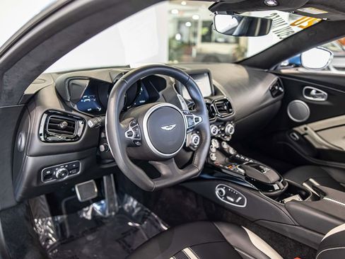 Used 2020 Aston Martin V8 Vantage Coupe RWD image 19