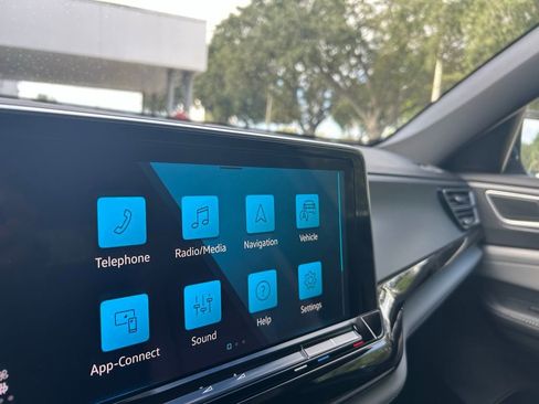 New 2026 Volkswagen Atlas Cross Sport SEL R-Line image 11