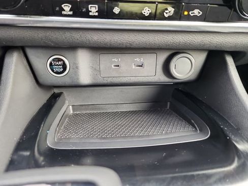 Used 2023 Nissan Rogue SV image 23