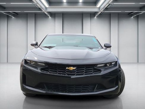 Used 2021 Chevrolet Camaro LT w/ Technology Package RWD image 2