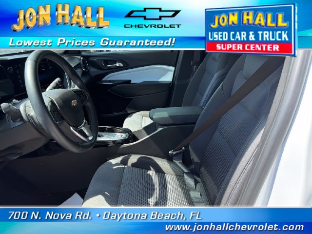 Used 2025 Chevrolet Trax LT w/ Driver Confidence Package FWD image 14
