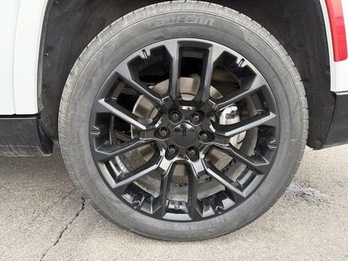 Used 2023 Jeep Grand Wagoneer Series III image 13