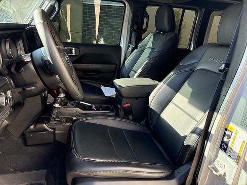 Used 2024 Jeep Wrangler Unlimited Sahara w/ Technology Group image 16