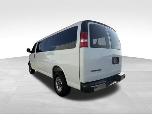Used 2025 Chevrolet Express 3500 LT w/ LT Preferred Equipment Group RWD image 2
